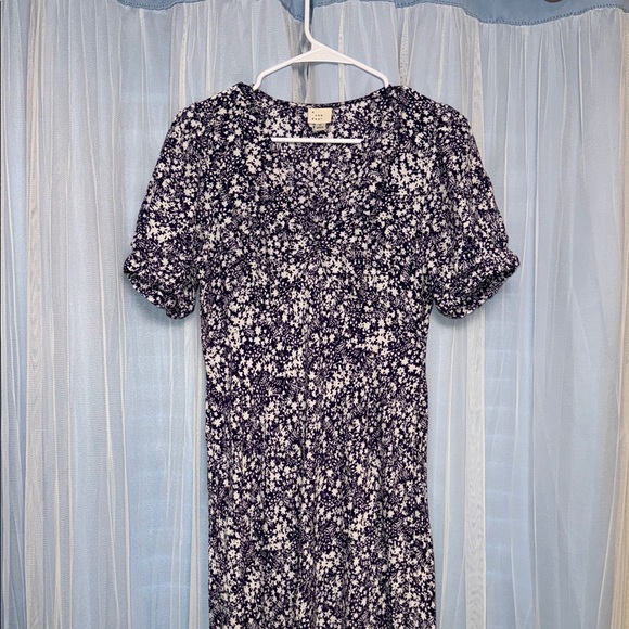 A New Day Navy and White Floral Blouse - Picture 3 of 5